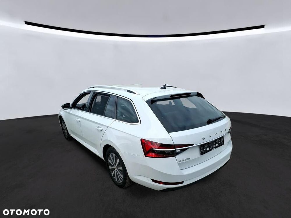 Skoda Superb 2023 photo 3