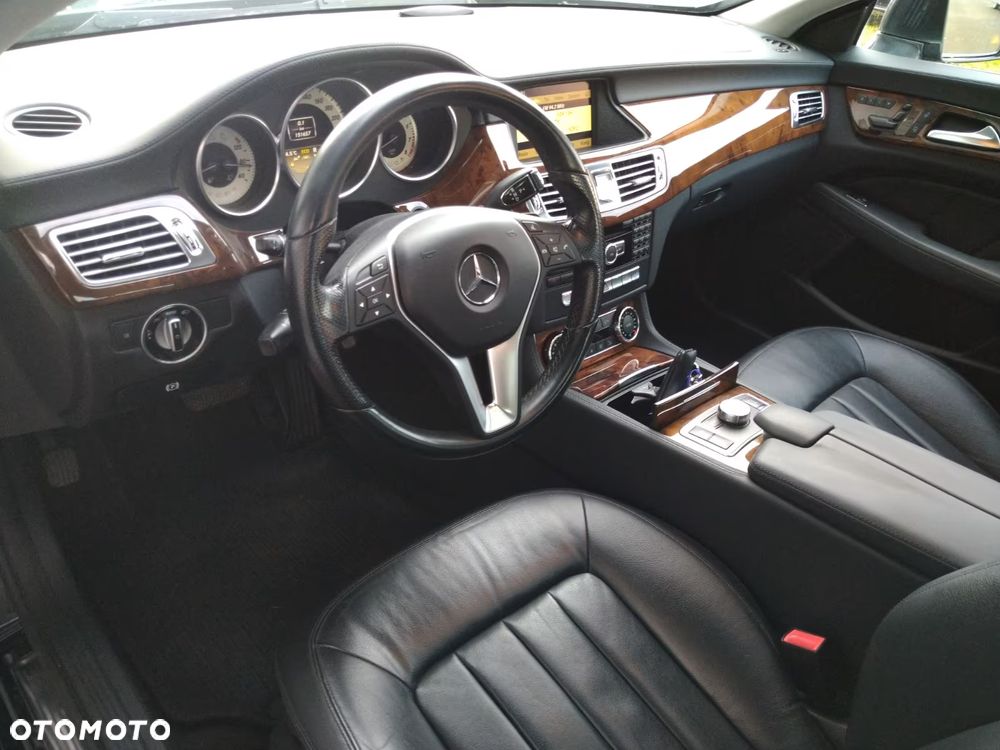 Mercedes-Benz CLS - 24