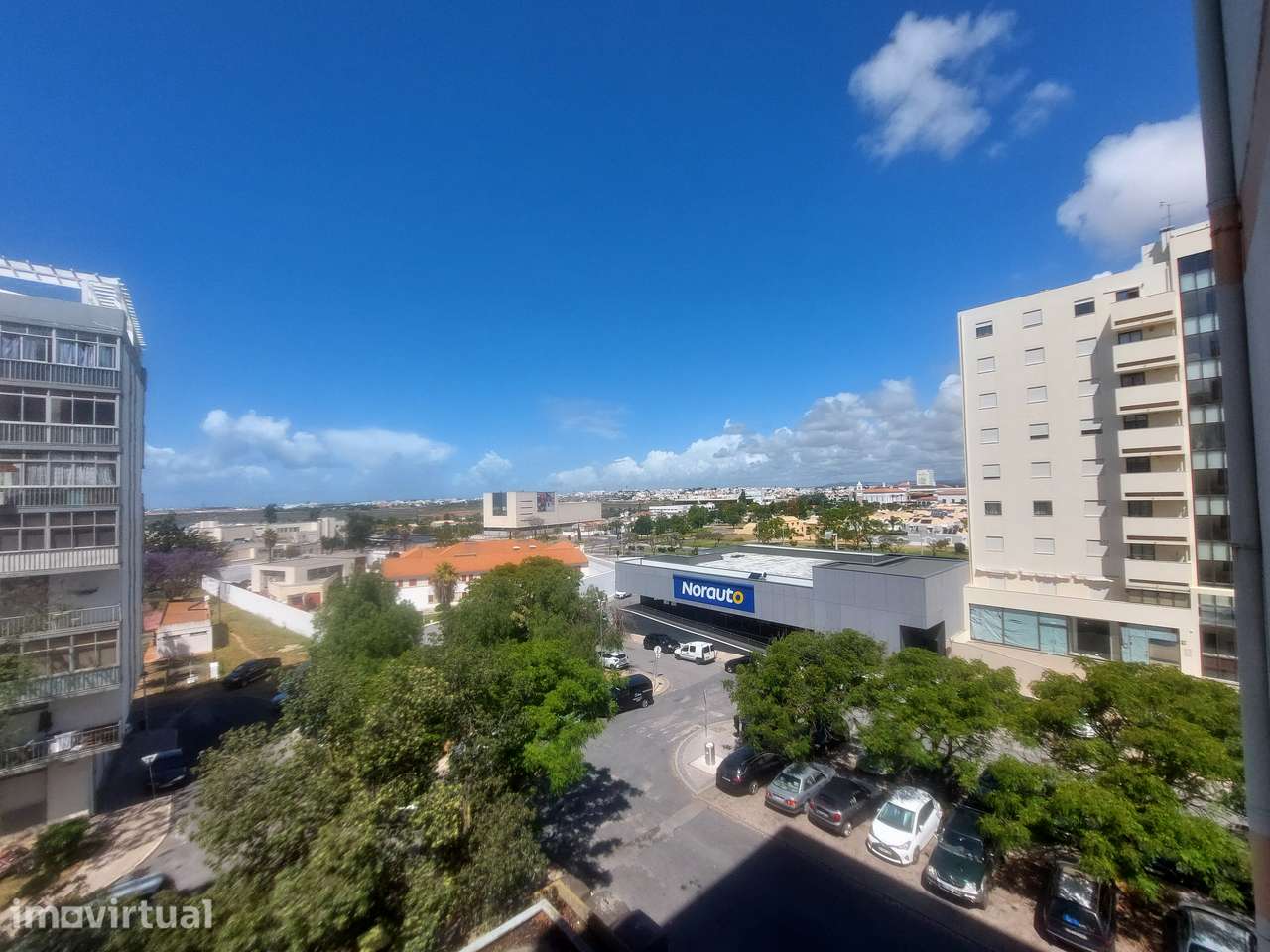 Apartamento T2 em Faro com elevador e varanda - Grande imagem: 2/9