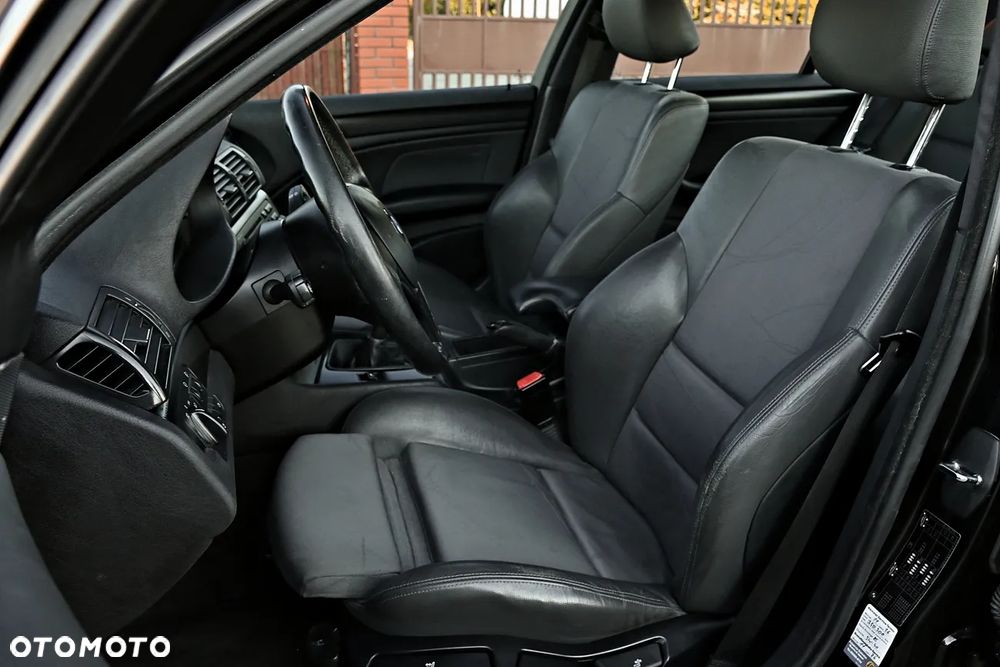 BMW Seria 3 318i - 22