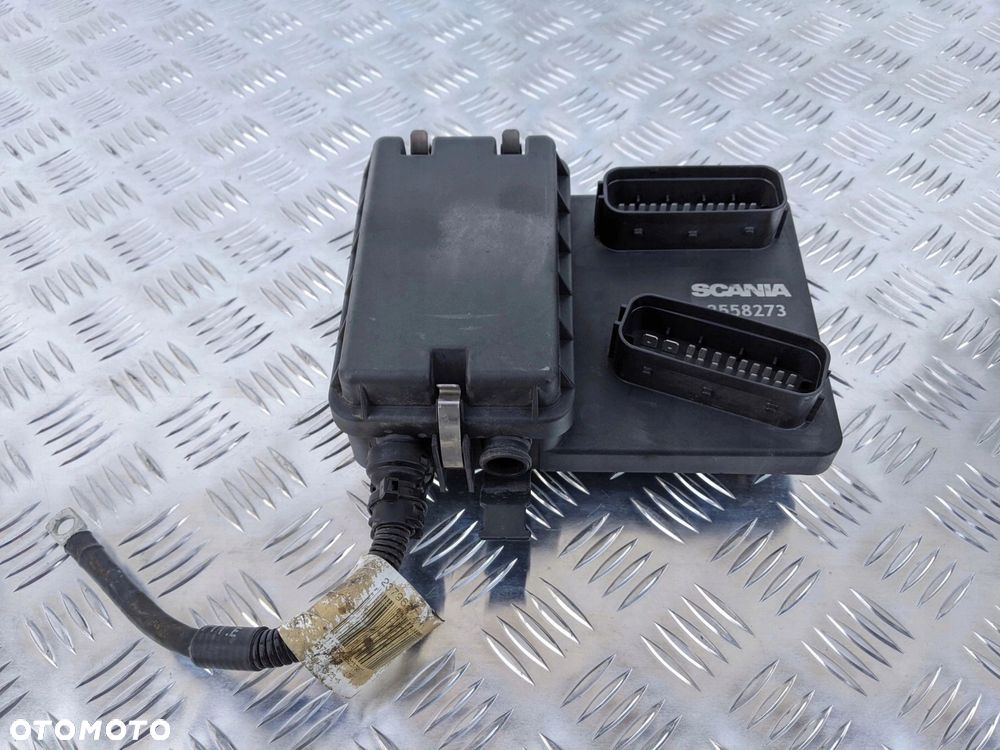 PUSZKA SKRZYNKA Z BEZPIECZNIKAMI SCANIA R S NTG - 1