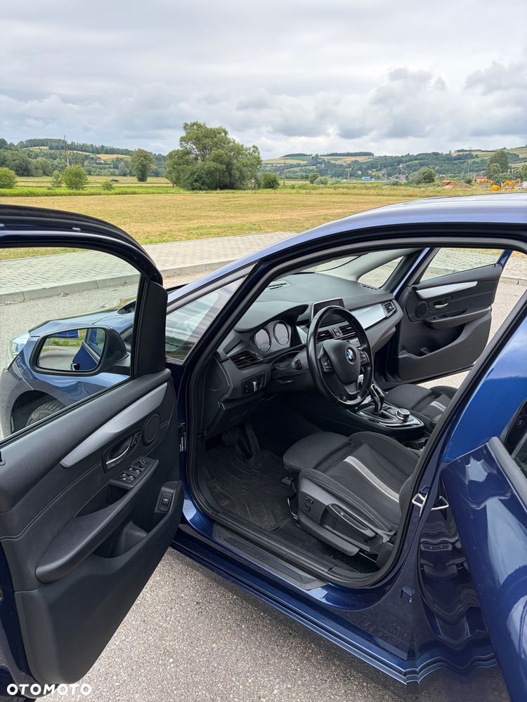BMW Seria 2 218d - 13
