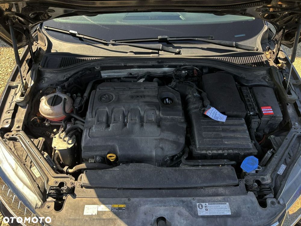 Skoda Superb 2.0 TDI Sportline DSG - 9