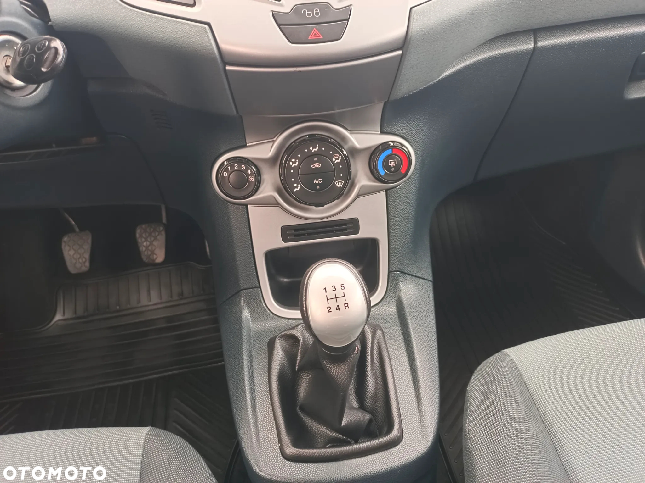 Ford Fiesta - 12