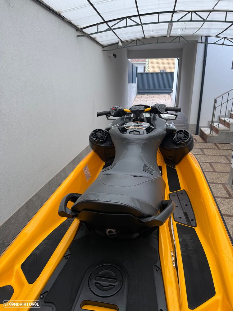 Sea-Doo RXT-X RS300 - 2