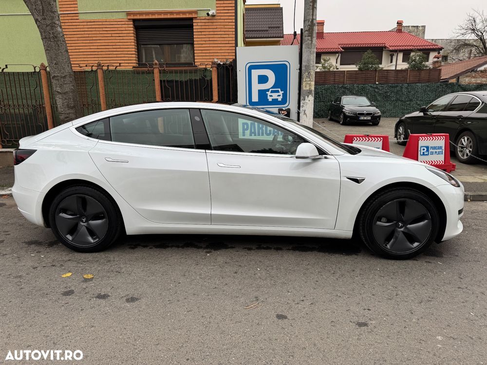 Tesla Model 3 Standard Reichweite Plus Hinterradantrieb - 4