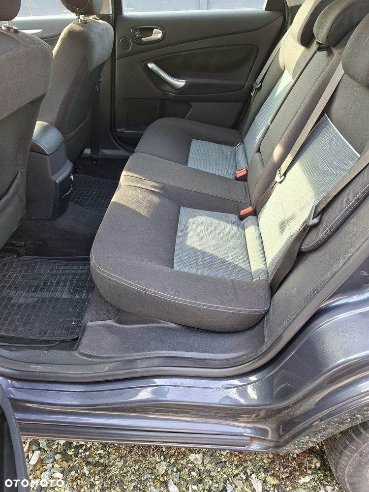 Ford Mondeo 1.8 TDCi Titanium - 11