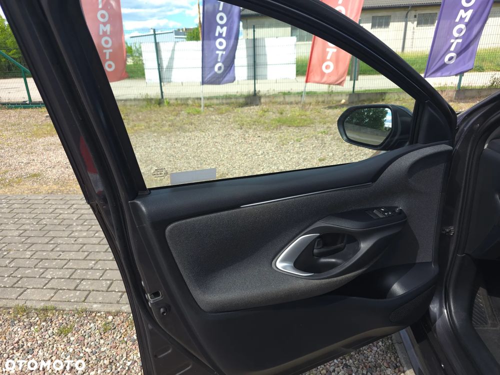 Toyota Yaris - 16