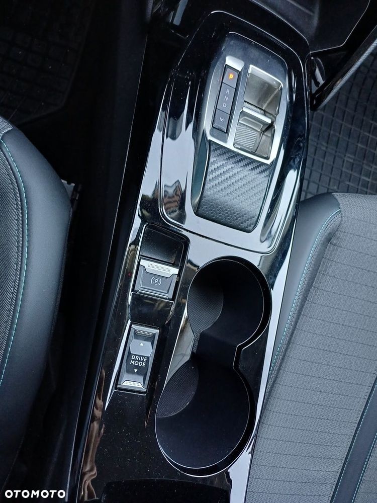 Peugeot 208 1.2 PureTech Allure S&S EAT8 - 17