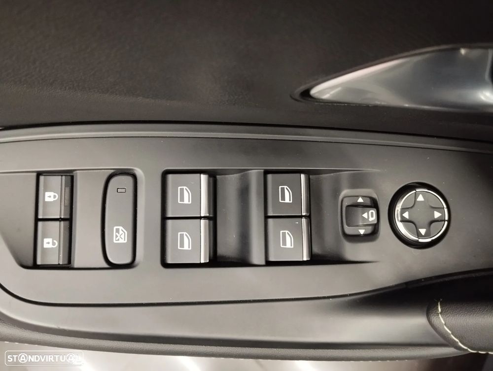 Peugeot 308 SW 1.6 Hybrid GT Pack e-EAT8 - 22