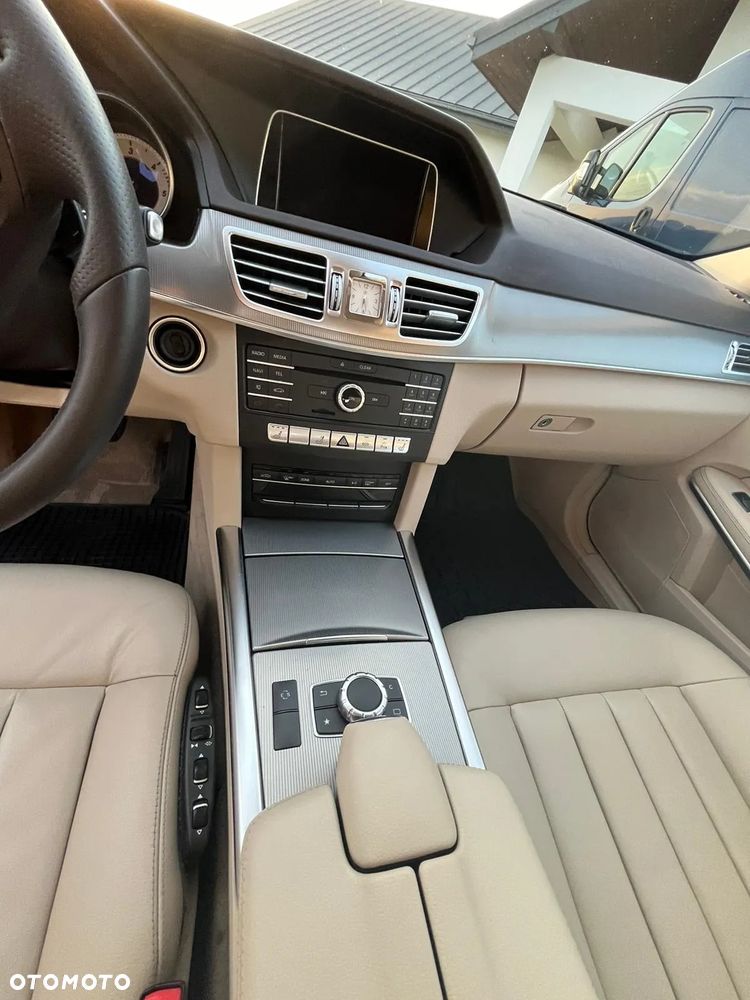 Mercedes-Benz Klasa E 200 BlueTEC 7G-TRONIC Elegance - 12