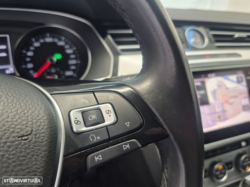 VW Passat Variant 2.0 TDI Confortline DSG - 14