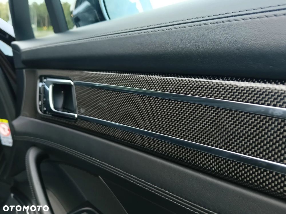Porsche Panamera - 25