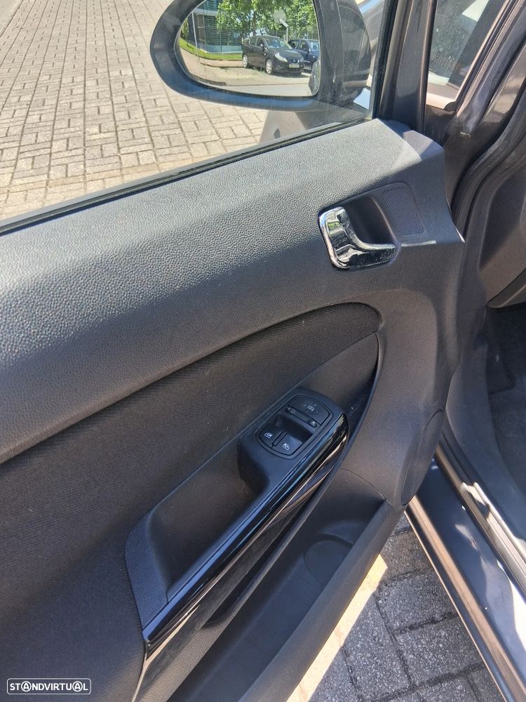 Opel Corsa 1.2 Connect - 11