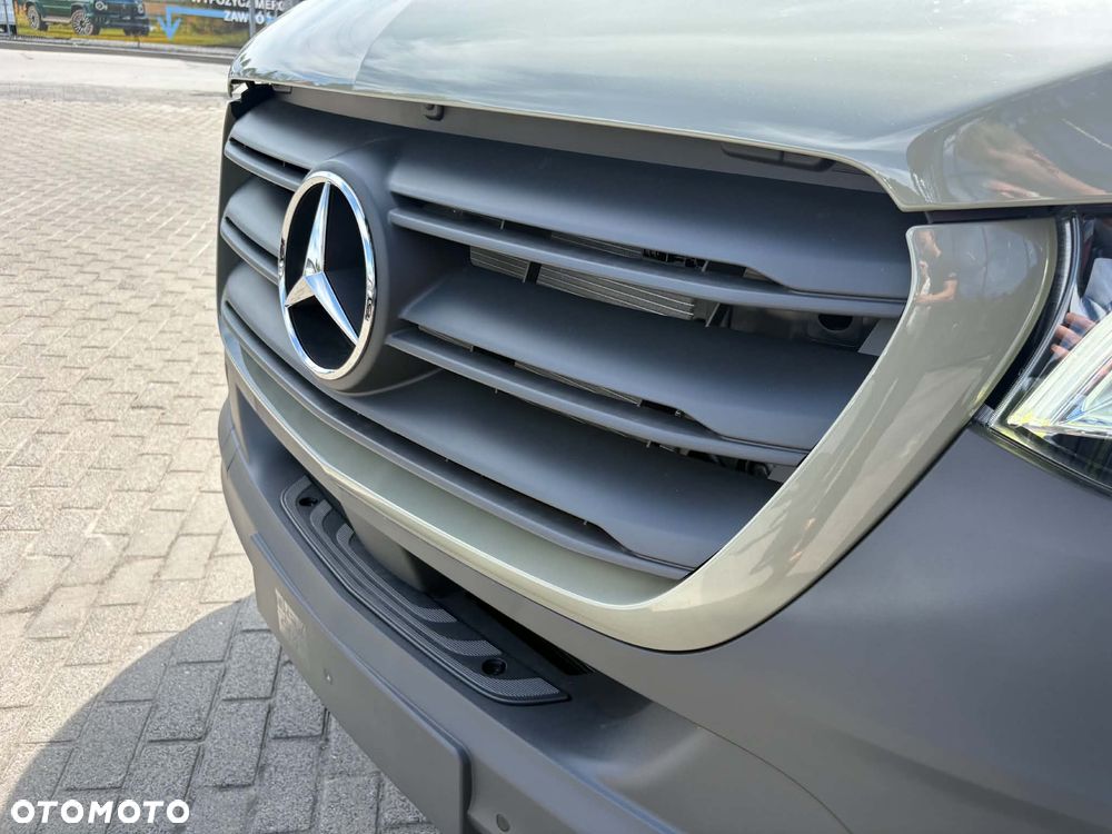 Mercedes-Benz Sprinter - 10
