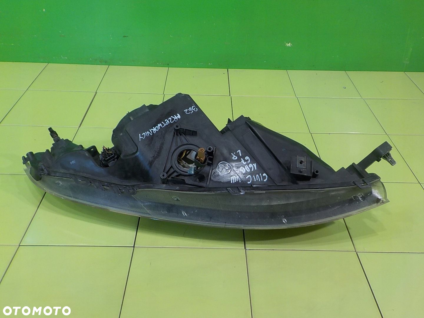 CIVIC VIII UFO 1.8 I-VTEC 06r 5D lampa lewa przod XENON 33150-SMG-E122-M1 - 5