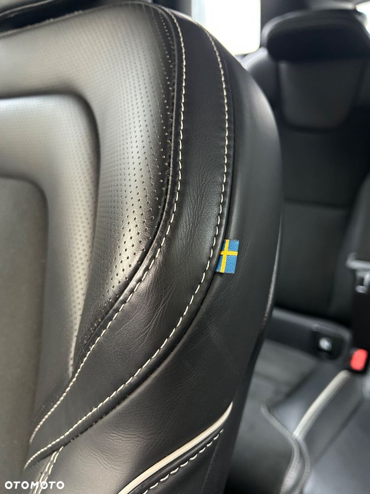 Volvo XC 60 D4 R-Design - 19