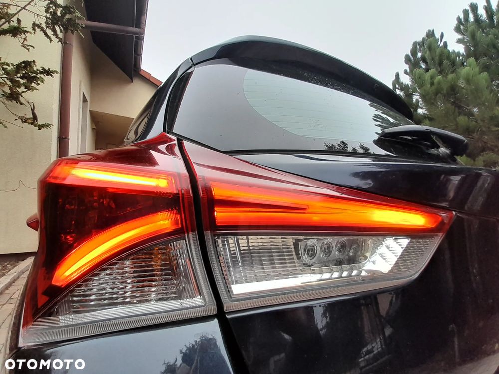 Toyota Auris 1.6 Premium - 19