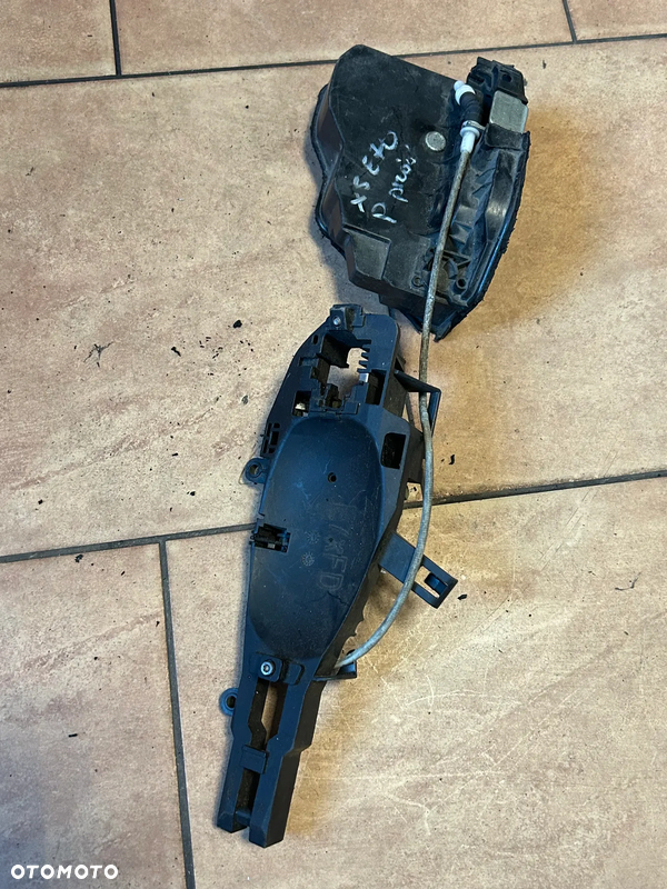 BMW E70 ZAMEK PRAWY PRZÓD EU 7276668