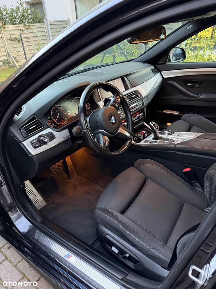 BMW Seria 5 525d xDrive - 7