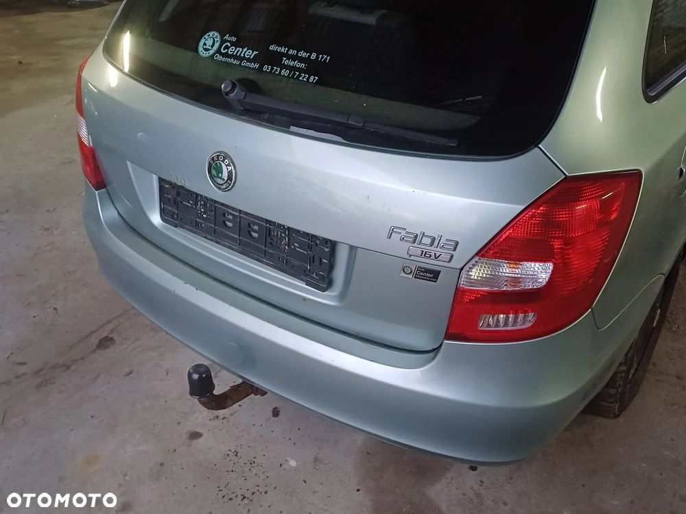 LAMPY TYŁ SKODA FABIA 2 KOMBI LEWA PRAWA 07-