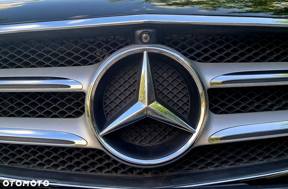 Mercedes-Benz Klasa E 300 9G-TRONIC AMG Line - 17