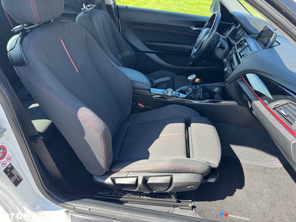 BMW Seria 2 218d Sport Line - 29