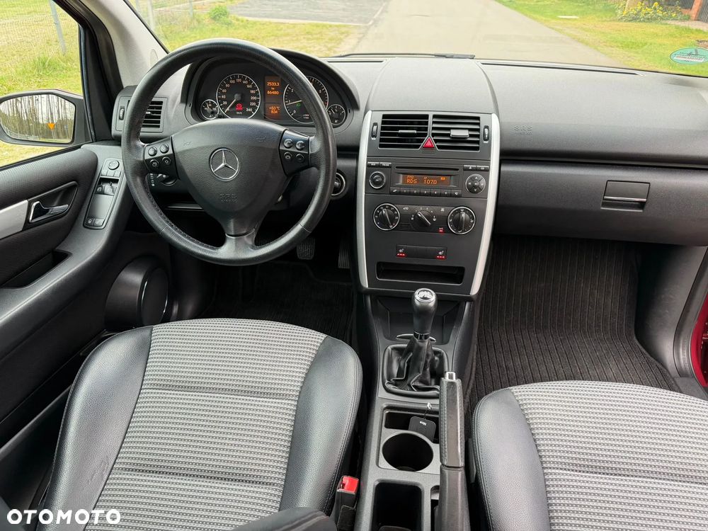 Mercedes-Benz Klasa A 150 BlueEFFICIENCY Avantgarde - 2