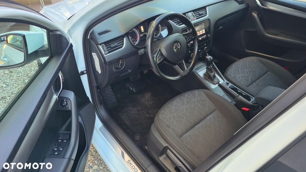 Skoda Octavia 2.0 TDI SCR Clever DSG - 6