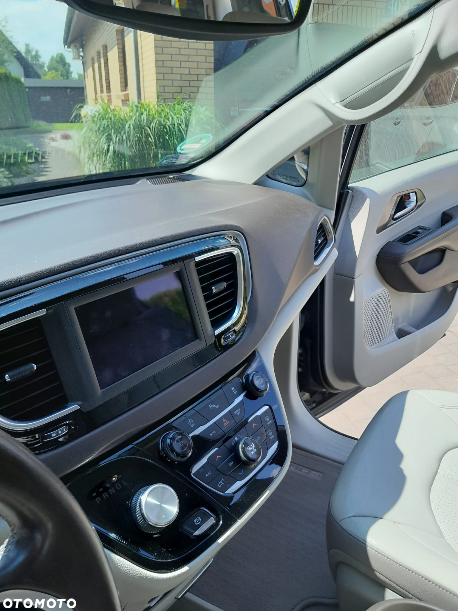 Chrysler Pacifica - 19