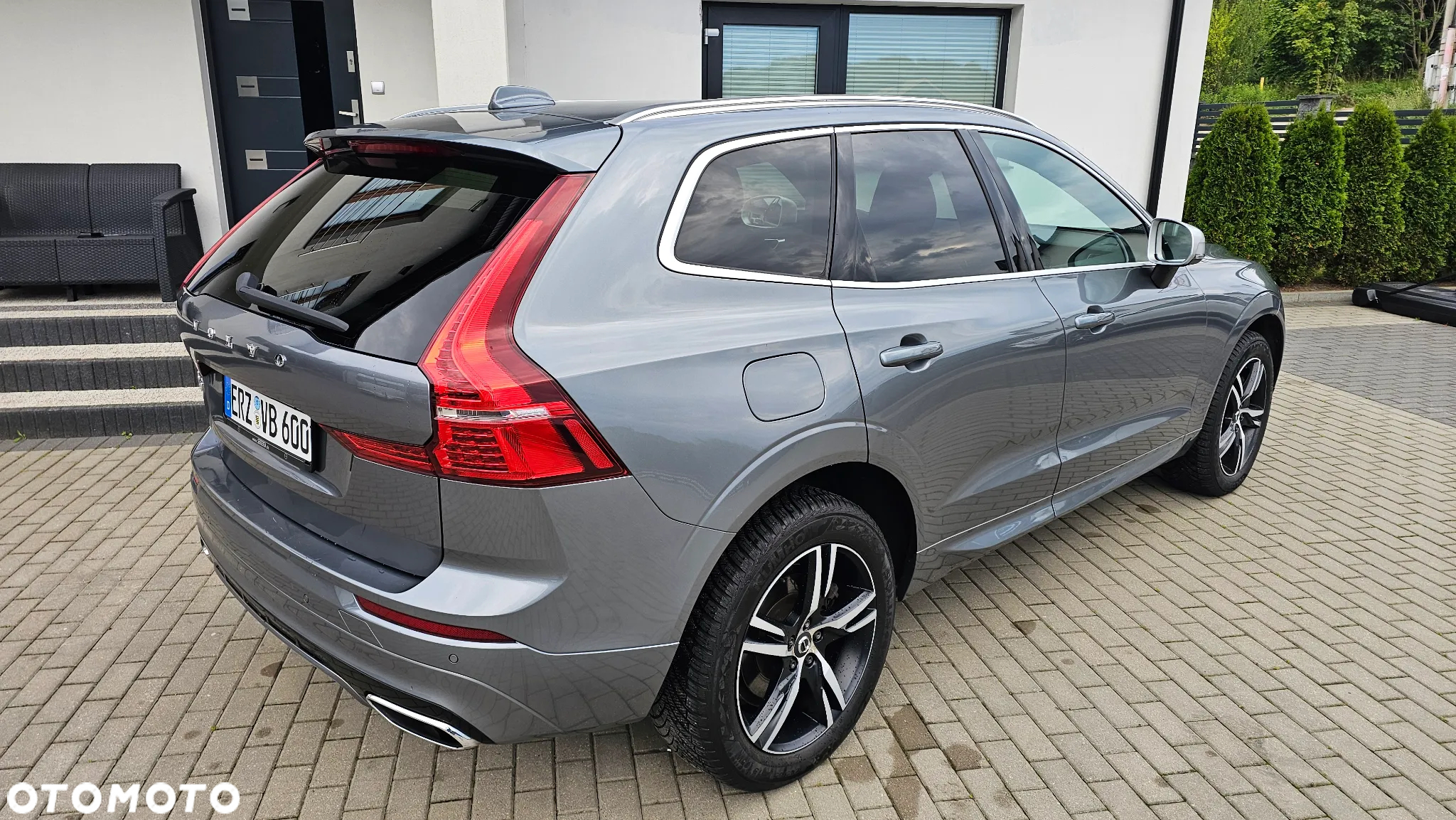 Volvo XC 60 D4 R-Design - 3