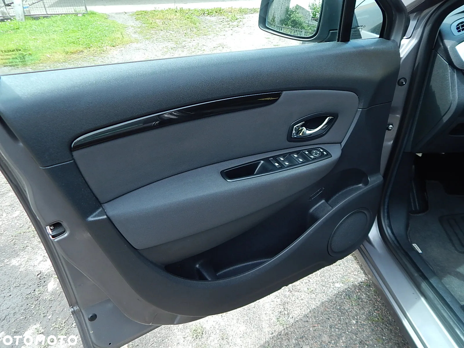 Renault Scenic 1.5dCi TomTom Edition EDC - 13