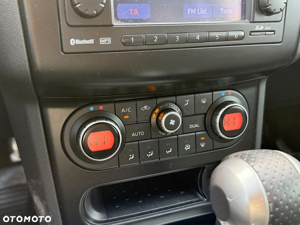 Nissan Qashqai 2.0 dCi 4x4 Tekna Premium - 33