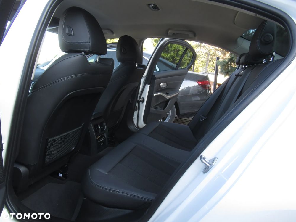 BMW Seria 3 318i Sport Line - 7