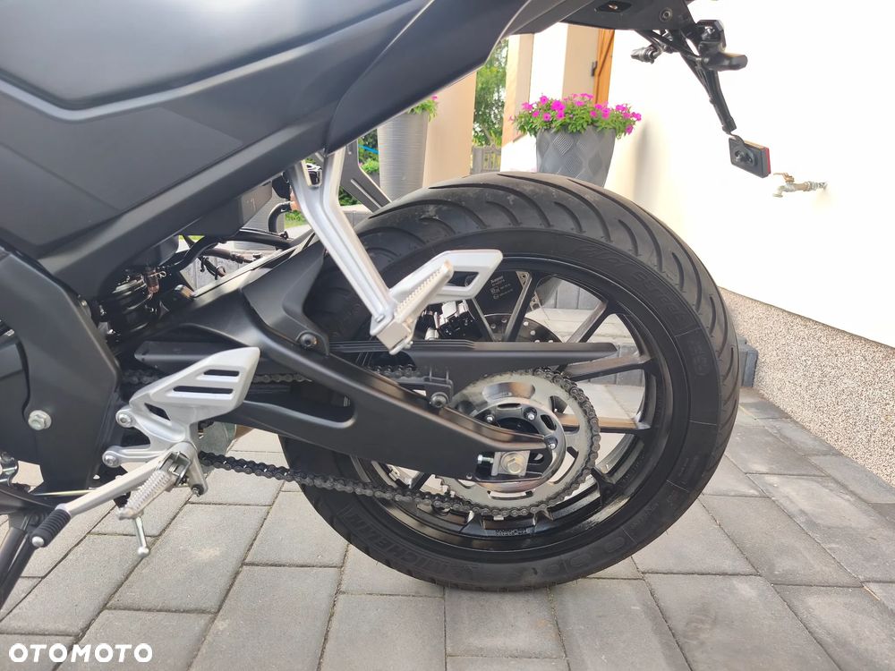 Yamaha YZF - 18