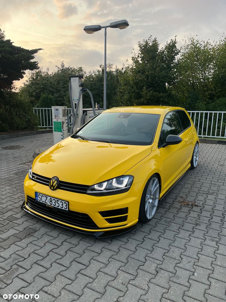 Volkswagen Golf - 1