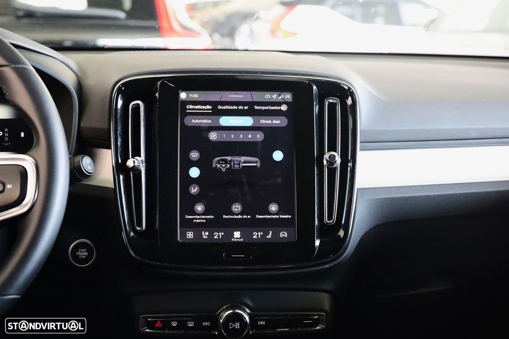 Volvo XC 40 2.0 B3 Plus Dark - 27