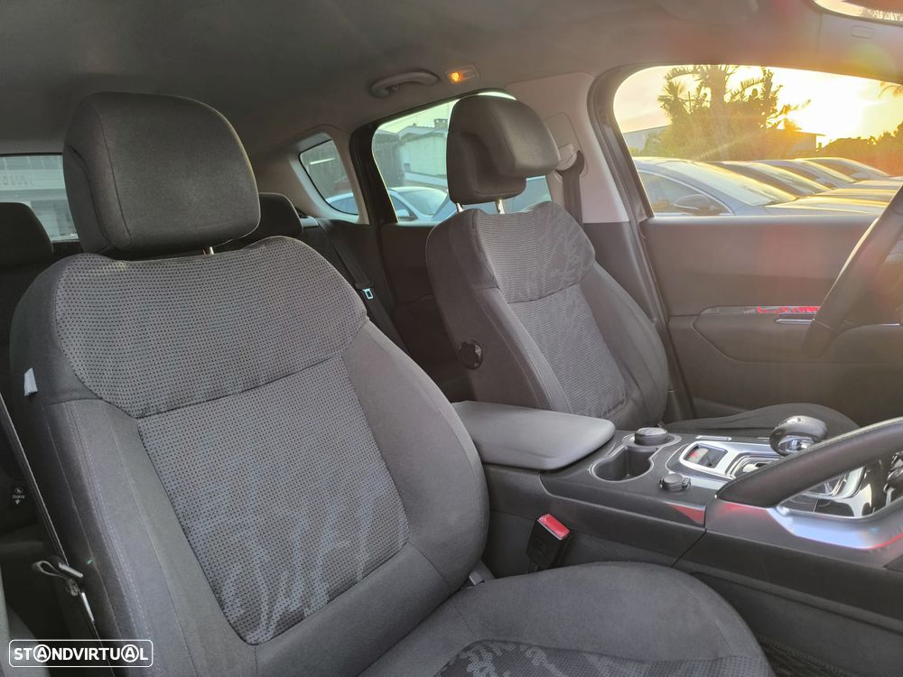 Peugeot 3008 2.0 HDi Hybrid4 - 28