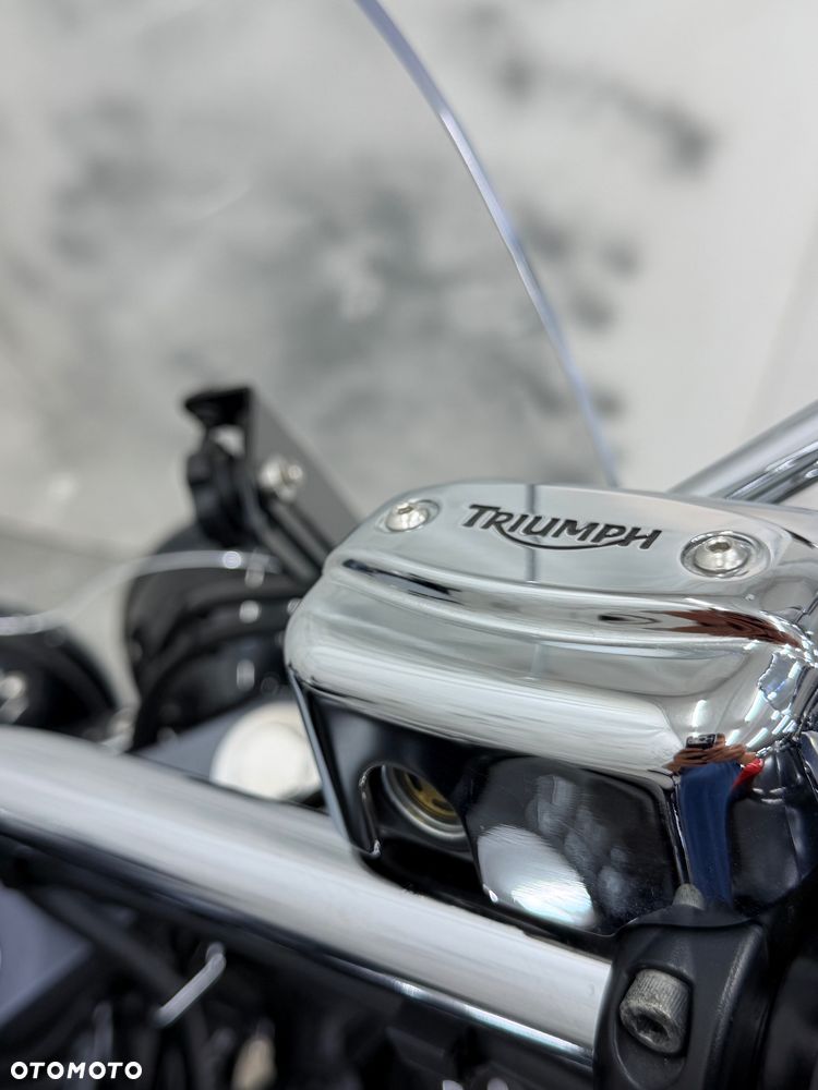 Triumph Thunderbird - 18