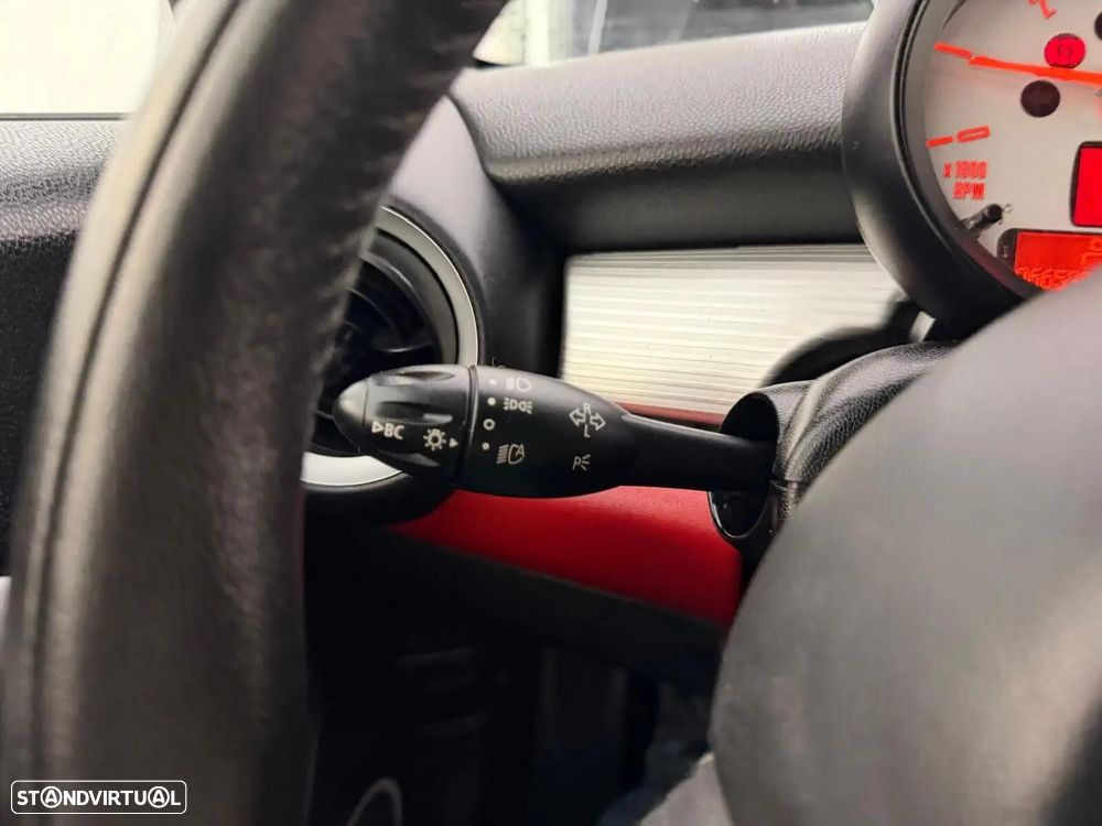 MINI 3 Portas Cooper D - 16