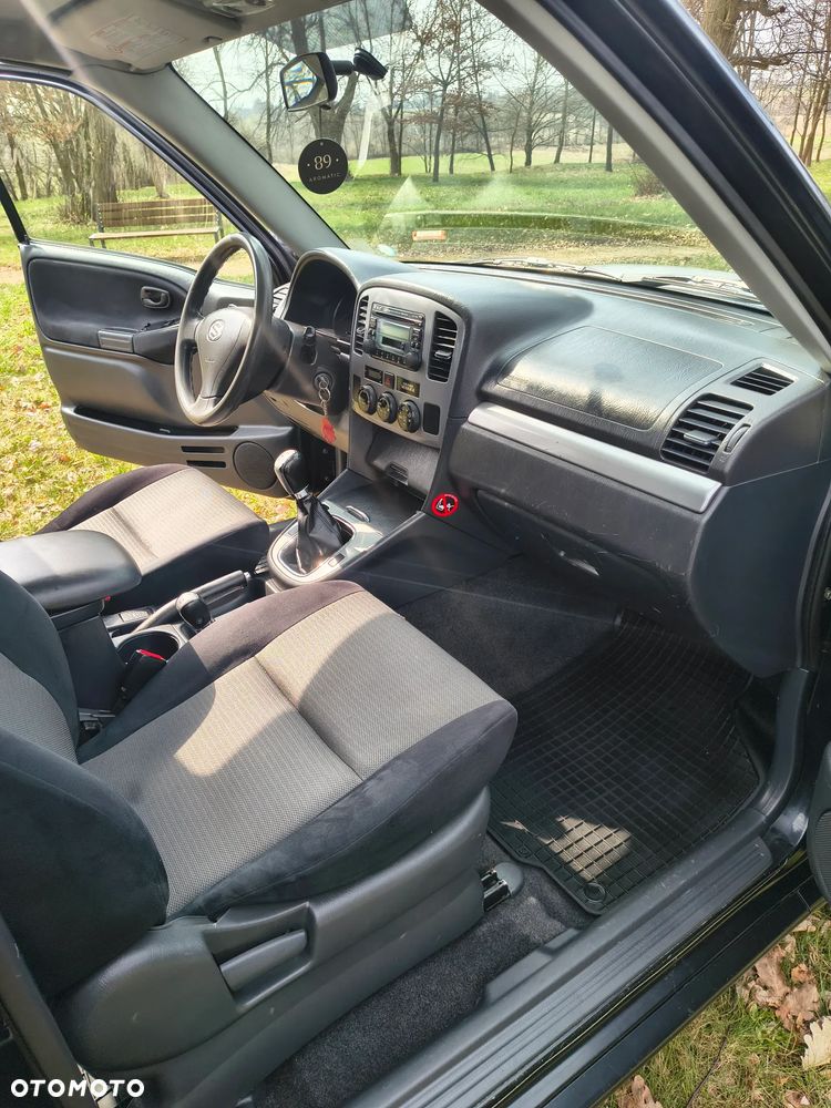 Suzuki Grand Vitara 2.0 TD Club - 9