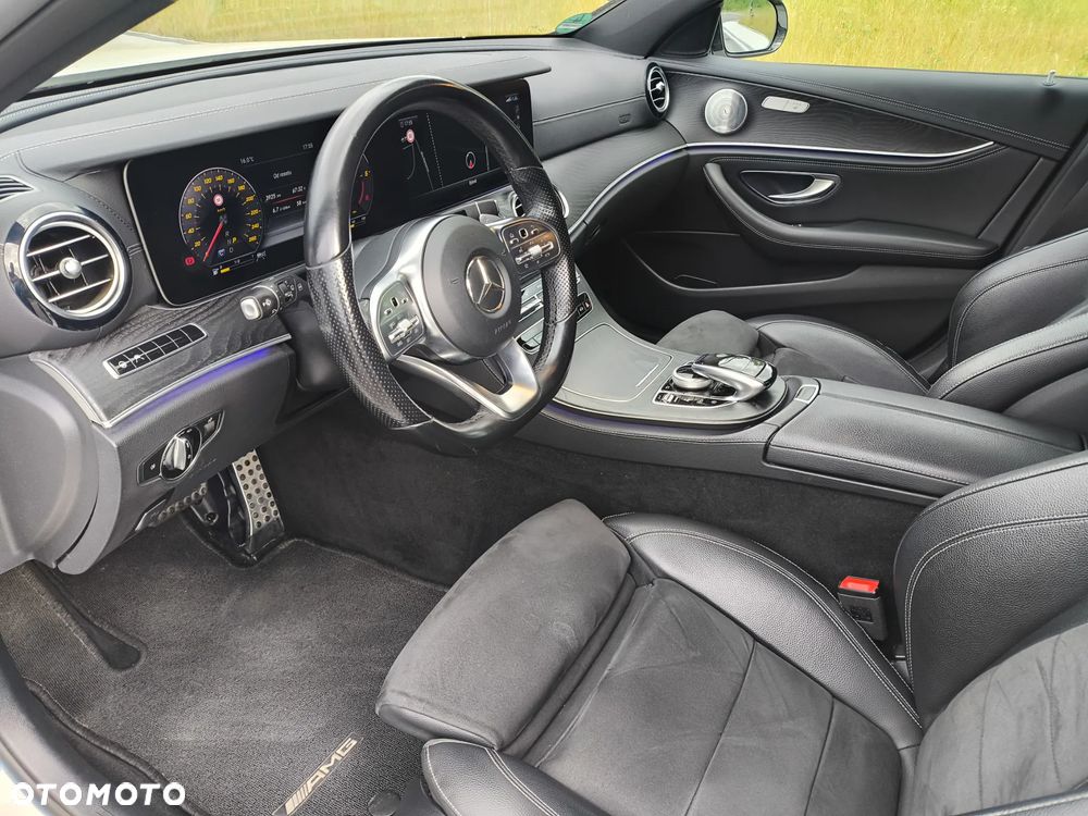 Mercedes-Benz Klasa E 400 d 4-Matic 9G-TRONIC - 24