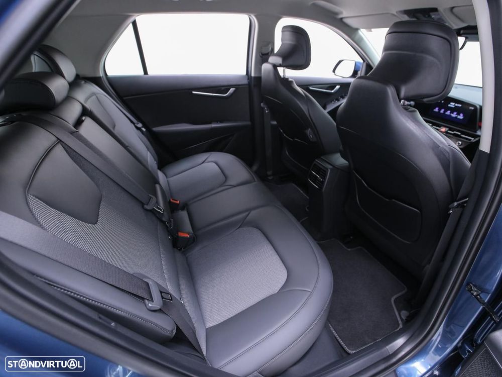 Kia Niro EV 64kWh Drive - 8
