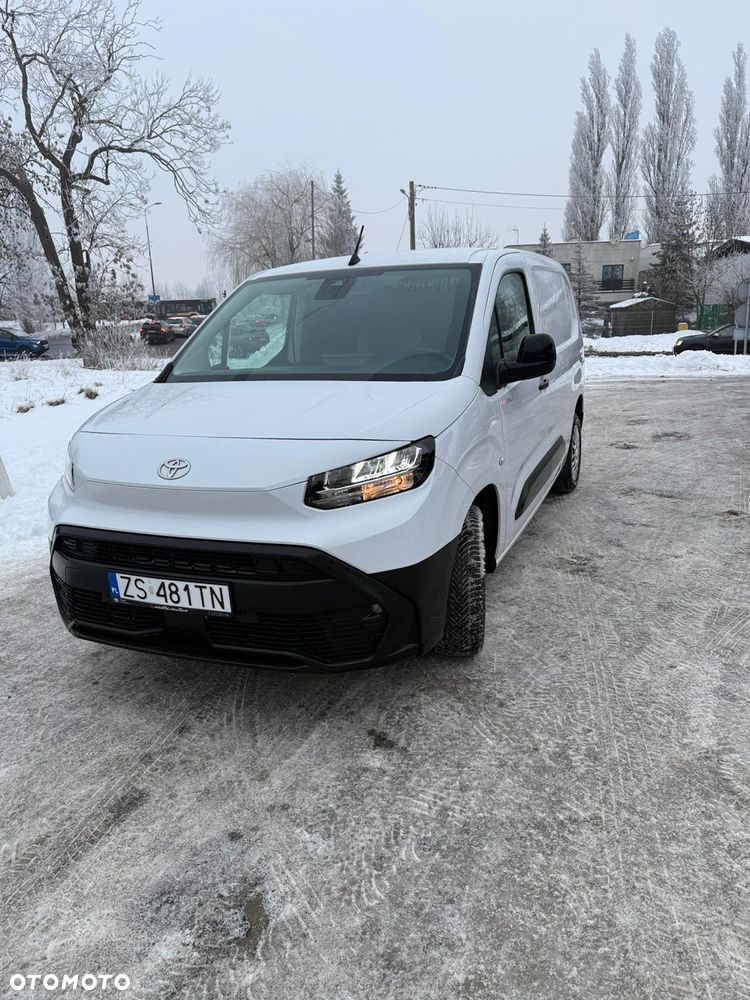 Toyota Pro Ace City - 1