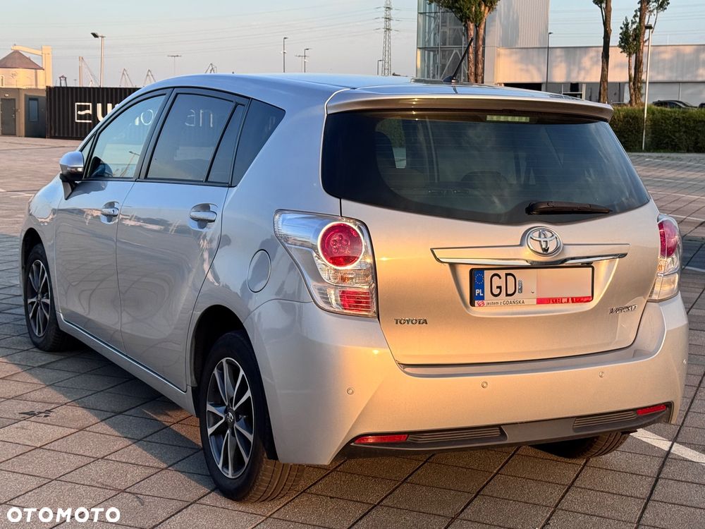 Toyota Verso 1.8 Premium - 8