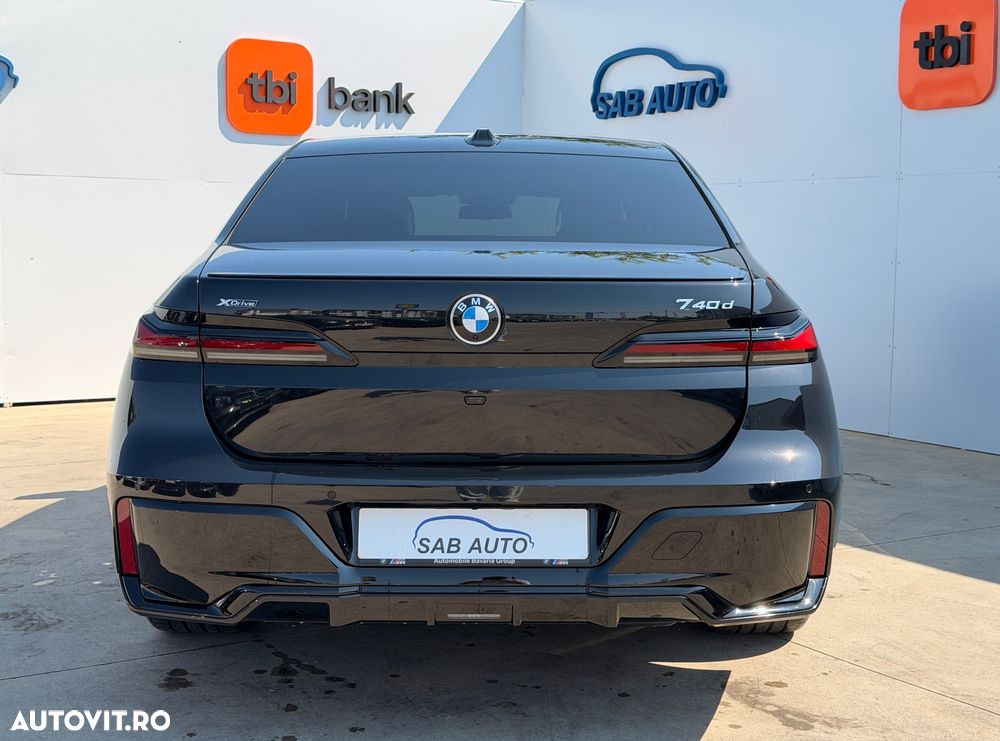 BMW Seria 7 730d xDrive - 32