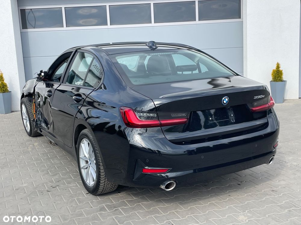 BMW Seria 3 330e iPerformance Sport Line - 4