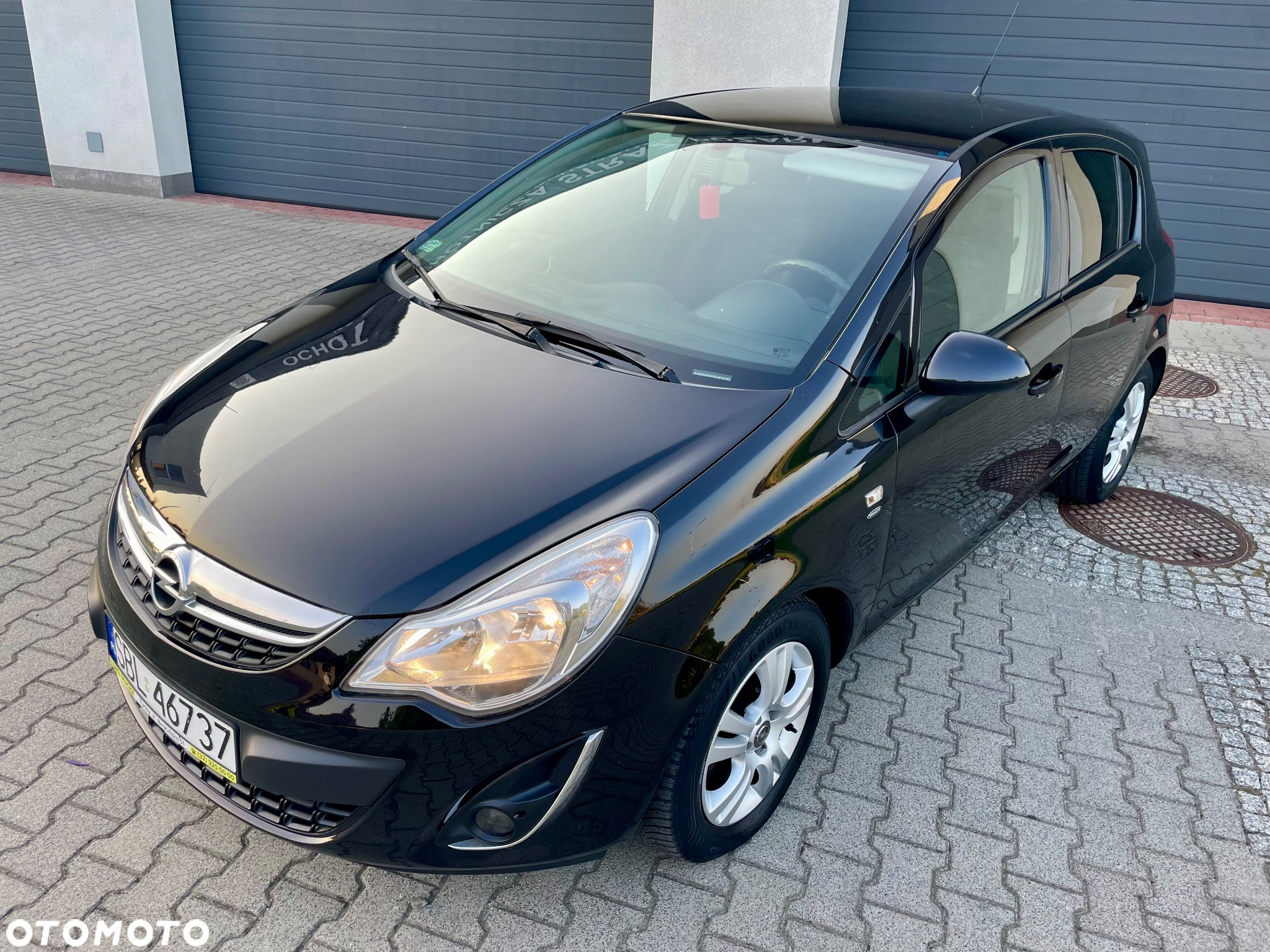 Opel Corsa 1.2 16V Cosmo - 3