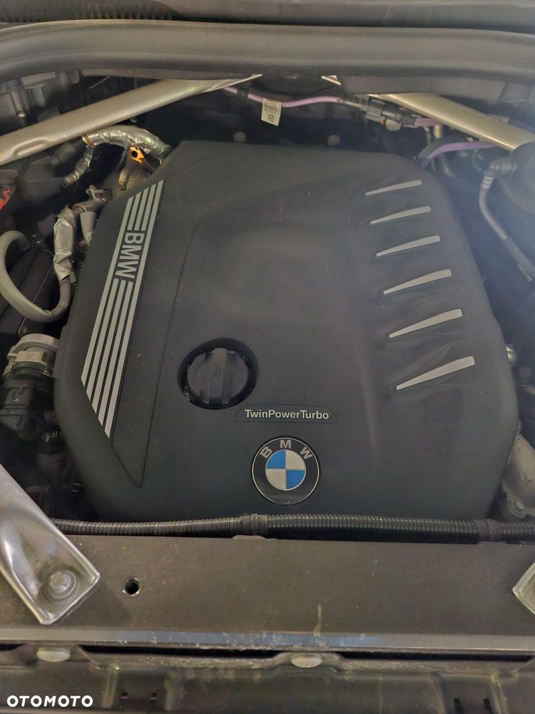 BMW X7 - 24