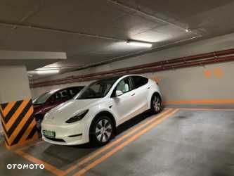 Tesla Model Y - 1